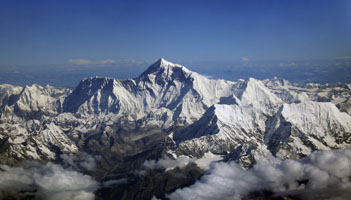 image source: http://upload.wikimedia.org/wikipedia/commons/3/36/Mount_Everest_as_seen_from_Drukair2.jpg